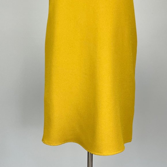 Everly Mustard Yellow Short Sleeve V Neck Shift Mini Dress size Small - Picture 4 of 9